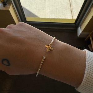 Idylle blossom twist bracelet, yellow gold